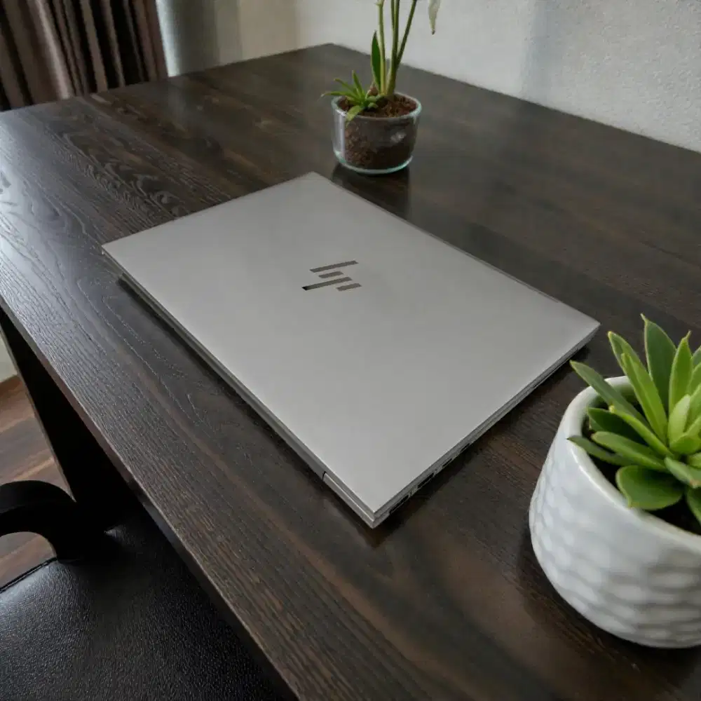 Hp Elitebook 840 G10/ core i5 GEN13/RAM 16 SSD 256/garansi 2027