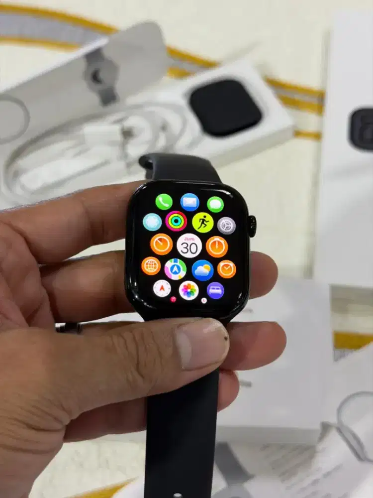 Apple Watch Series 10 46mm Garansi iBox Oktober 2026 Istimewa