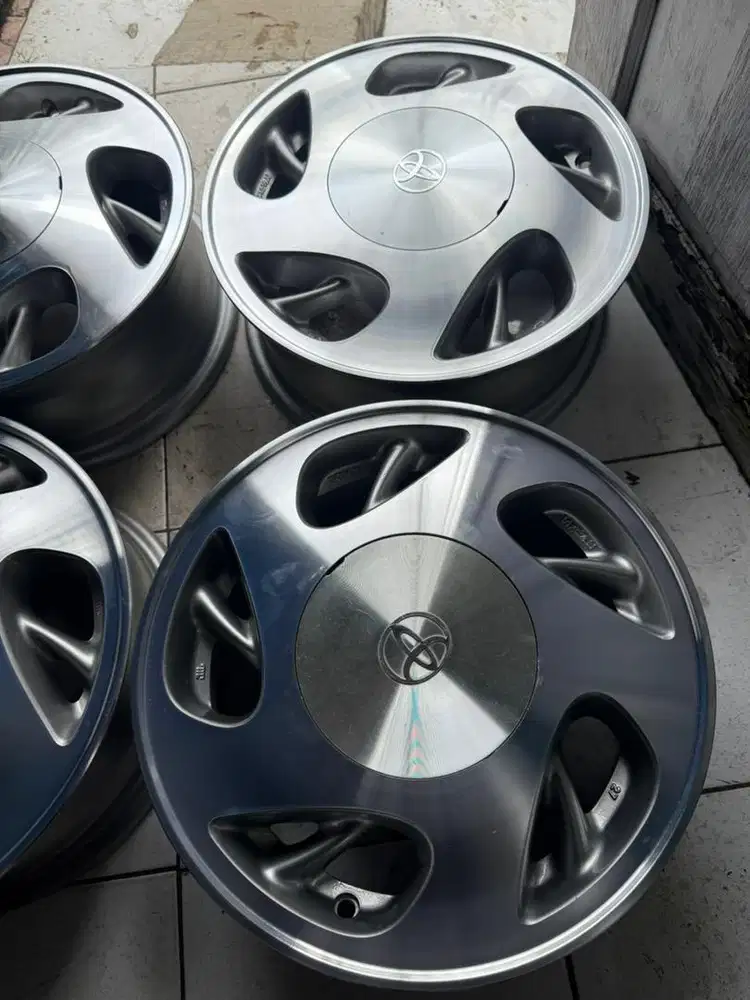 Velg Toyota Kijang LGX R.14 ori
