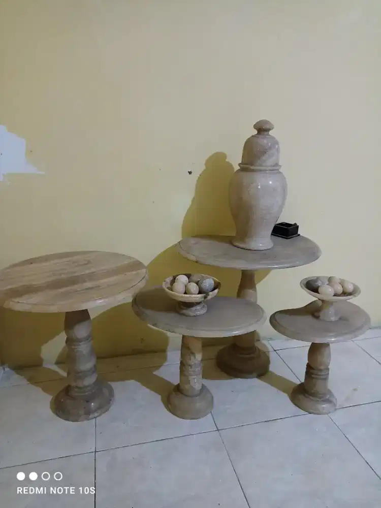 Guci antik dekorasi rumah