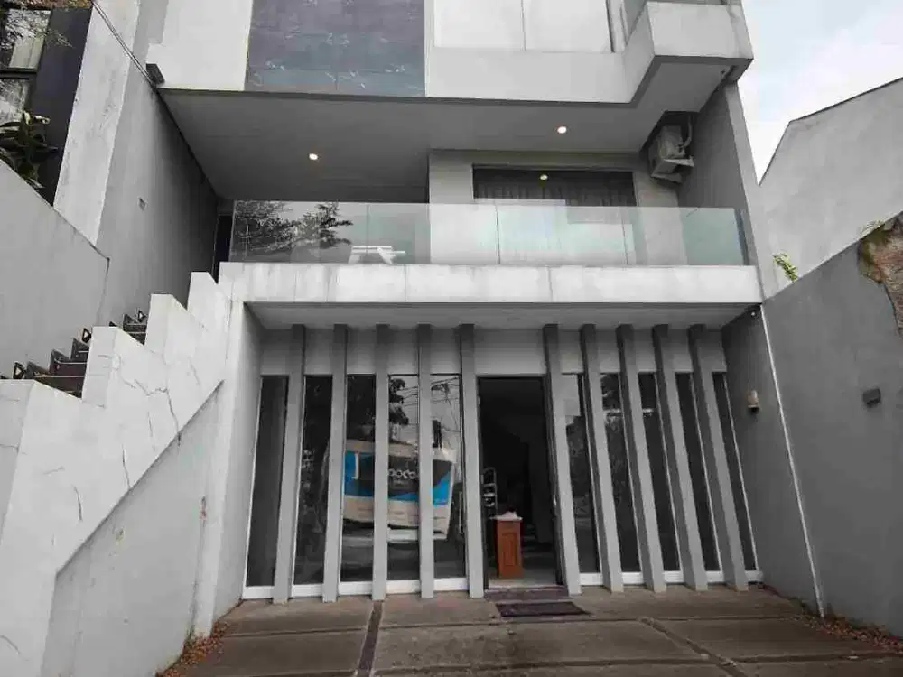 DIJUAL RUMAH LUAS DI KOMPLEK SETIABUDI CIPAKU KOTA BANDUNG