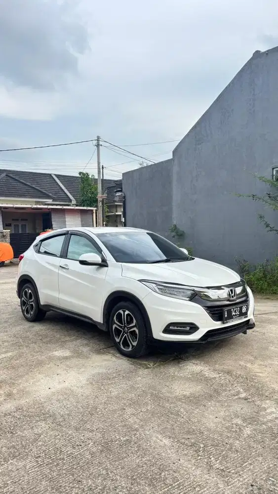 DIJUAL HR-V 1,5 SE 2020