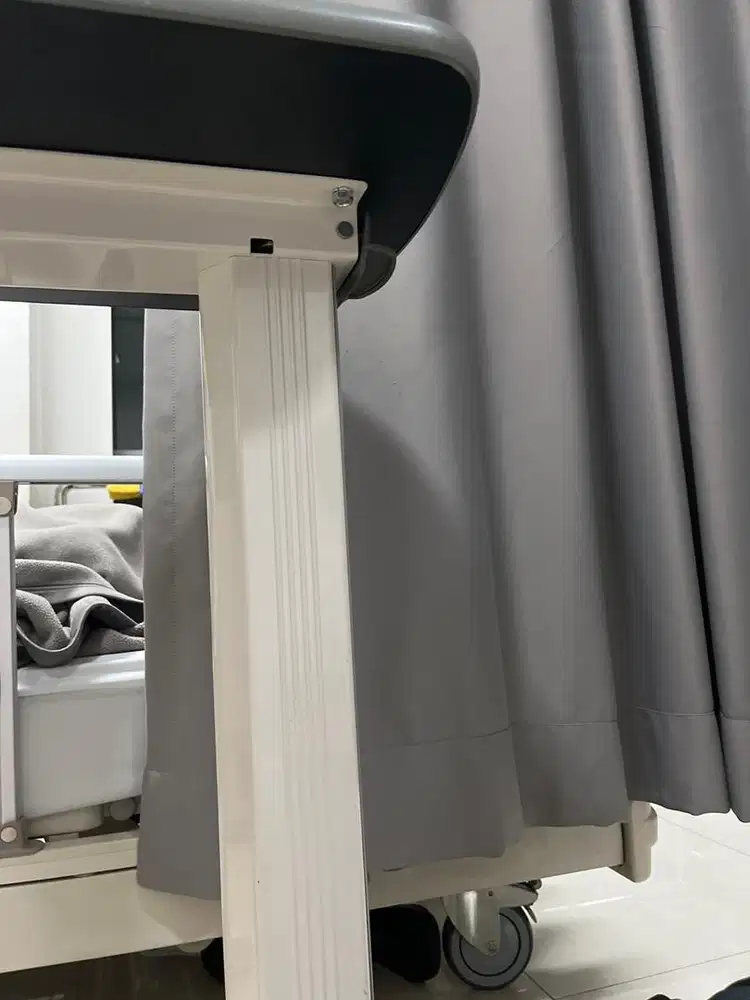 Dicari Penjaga Lansia Di Rumah Sakit