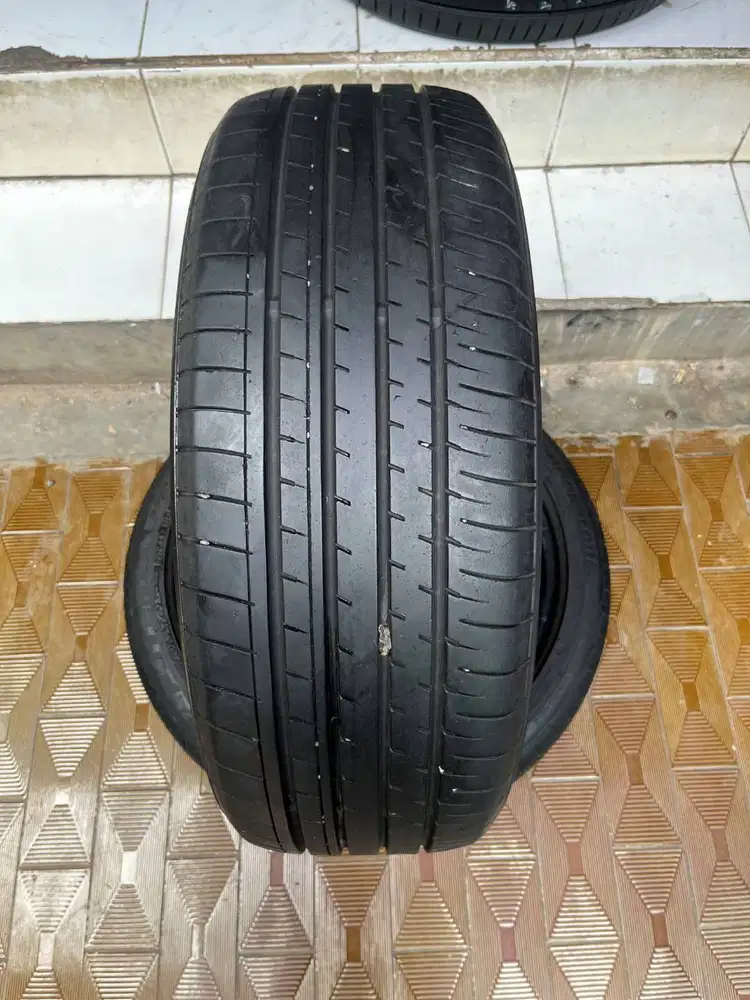 Ban Yokohama BluEarth-XT 215 55 r18 1Pcs