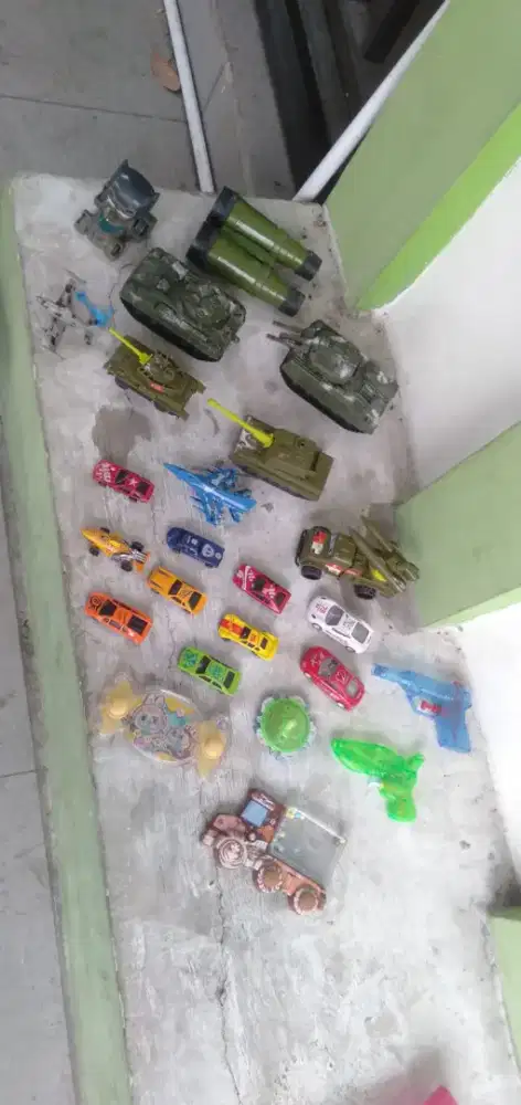 Di jual semua macam mainan anak campur  1 karung murah meriah aja