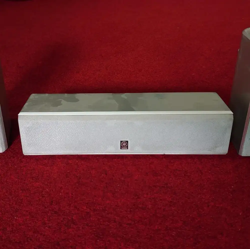 Speaker yamaha, center dan surround