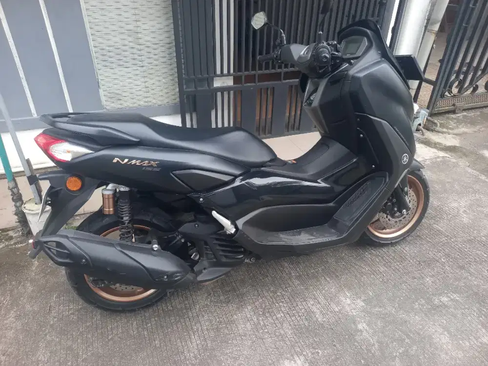 N max al new like new