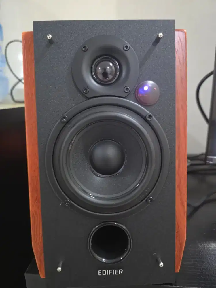 Edifier R1700BTs
Active Bookshelf DSP Active Speaker Qualcomm aptX

HD