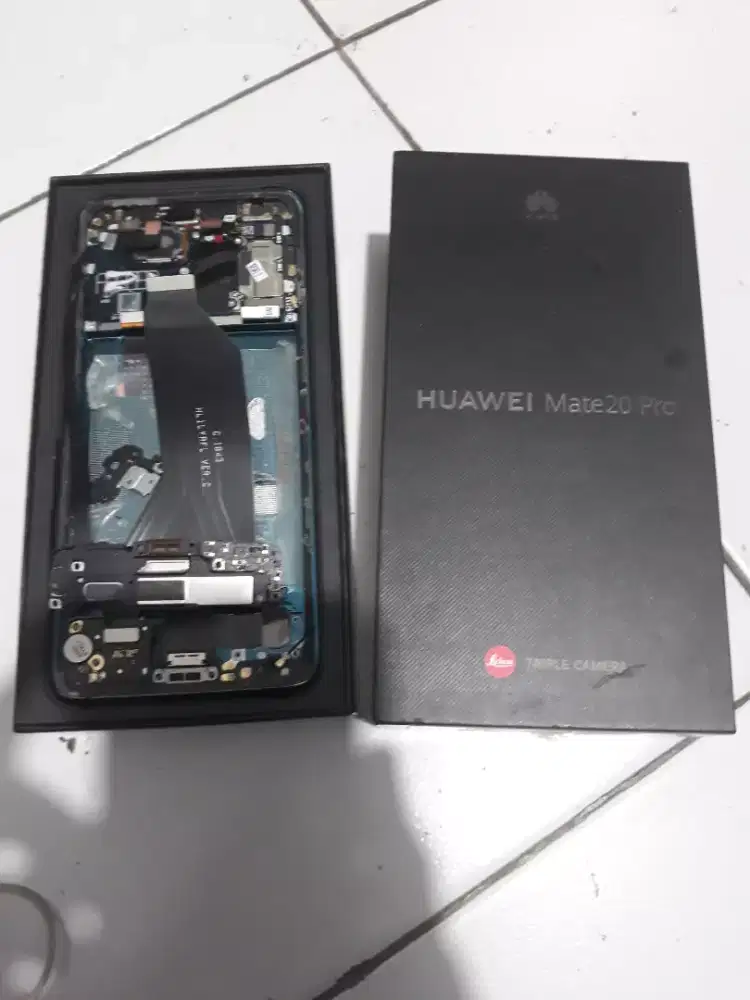 Huawei mate 20 pro sparepart aja tanpa mesin dan LCD