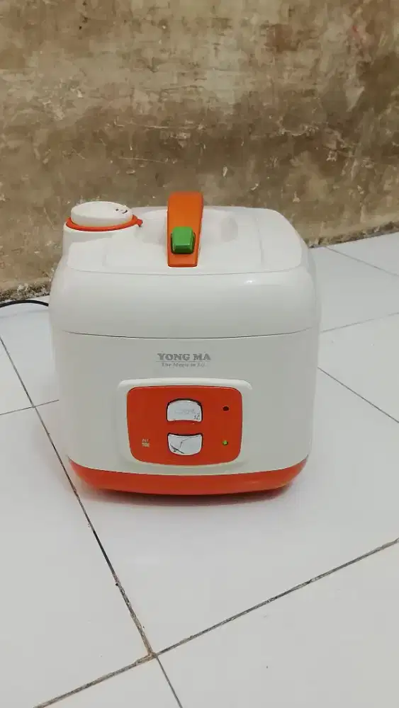 Magic com Yong ma dua liter mulus normal siap pakai