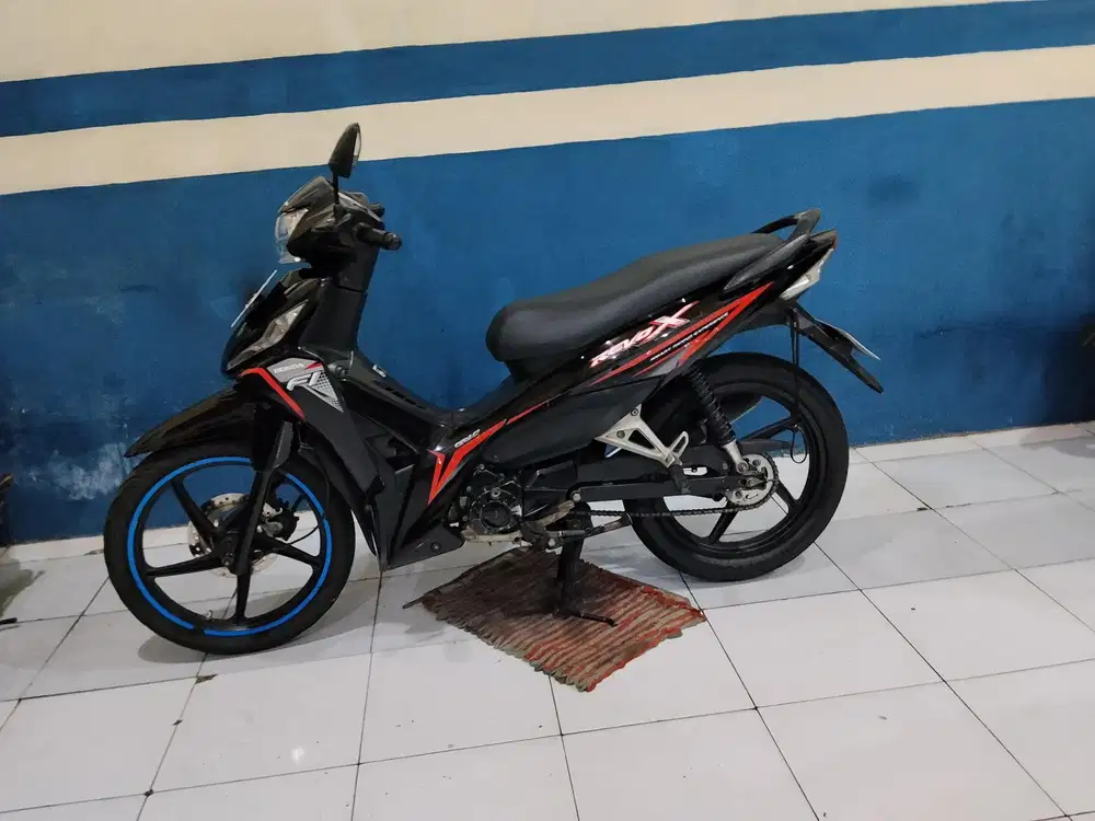 DIJUAL HONDA REVO FI 2018