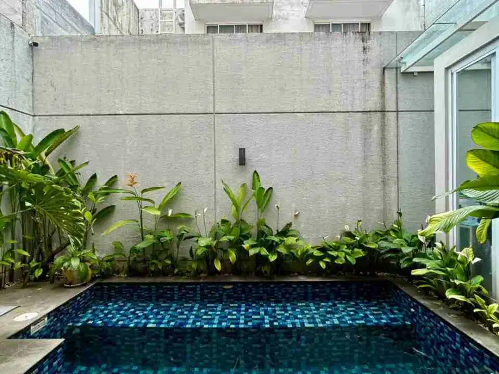 RUMAH MEWAH PRIVATE POOL CLUSTER VENTURE BARAT SERENIA HILLS LEBAK BULUS