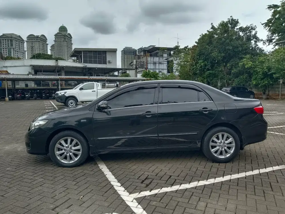 Toyota Corolla Altis 2010 Bensin