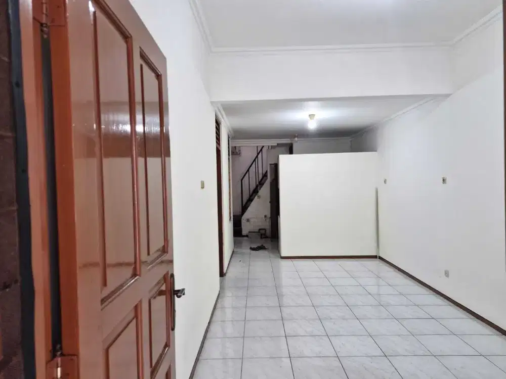 JUAL CEPAT RUMAH RAPIH SIAP HUNI BELAKANG MALL SUMMARECON KELAPA GADING