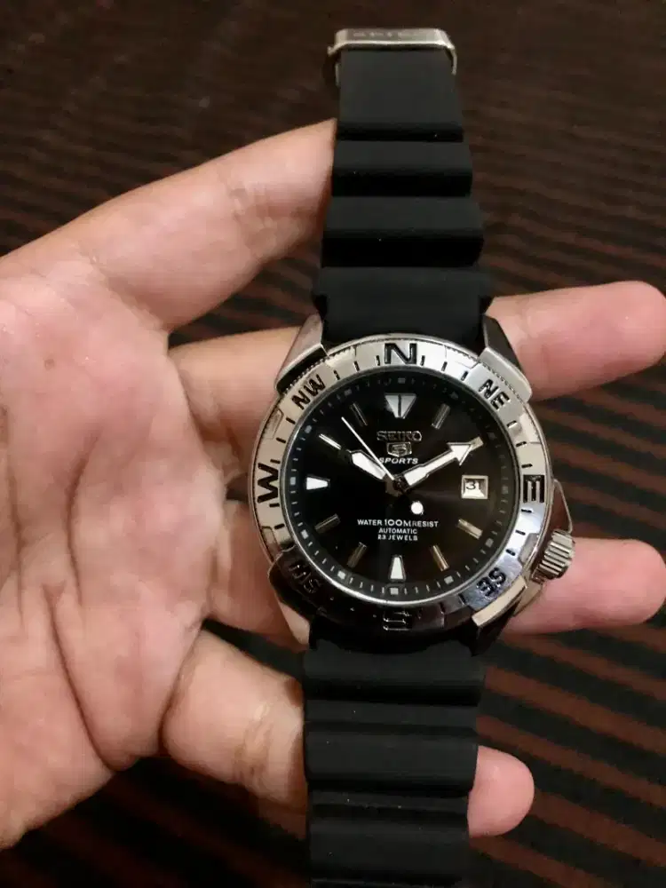 SEIKO 5 SPORTS AUTOMATIC – STYLE DIVER / LAND SHARK