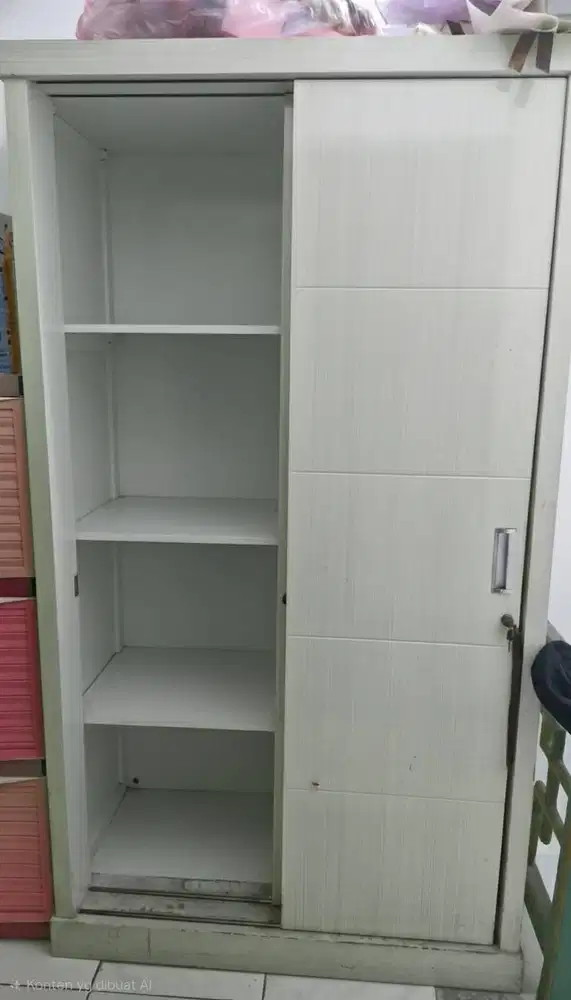 LEMARI PINTU SLIDE + KACA (BEKAS)