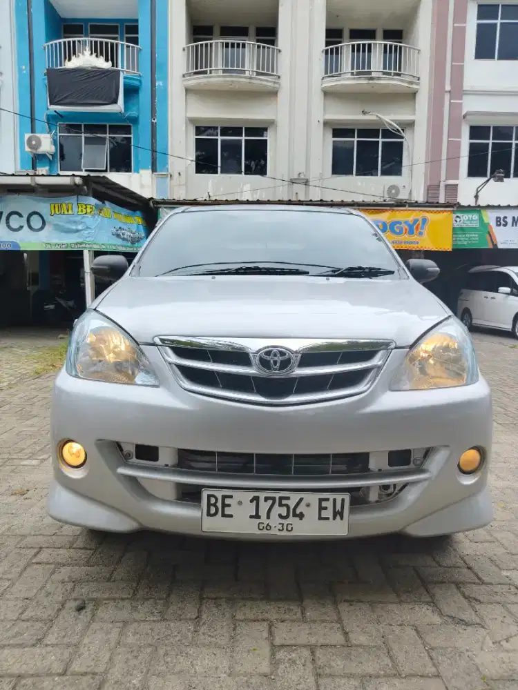 Avanza E 1300cc VVT-i