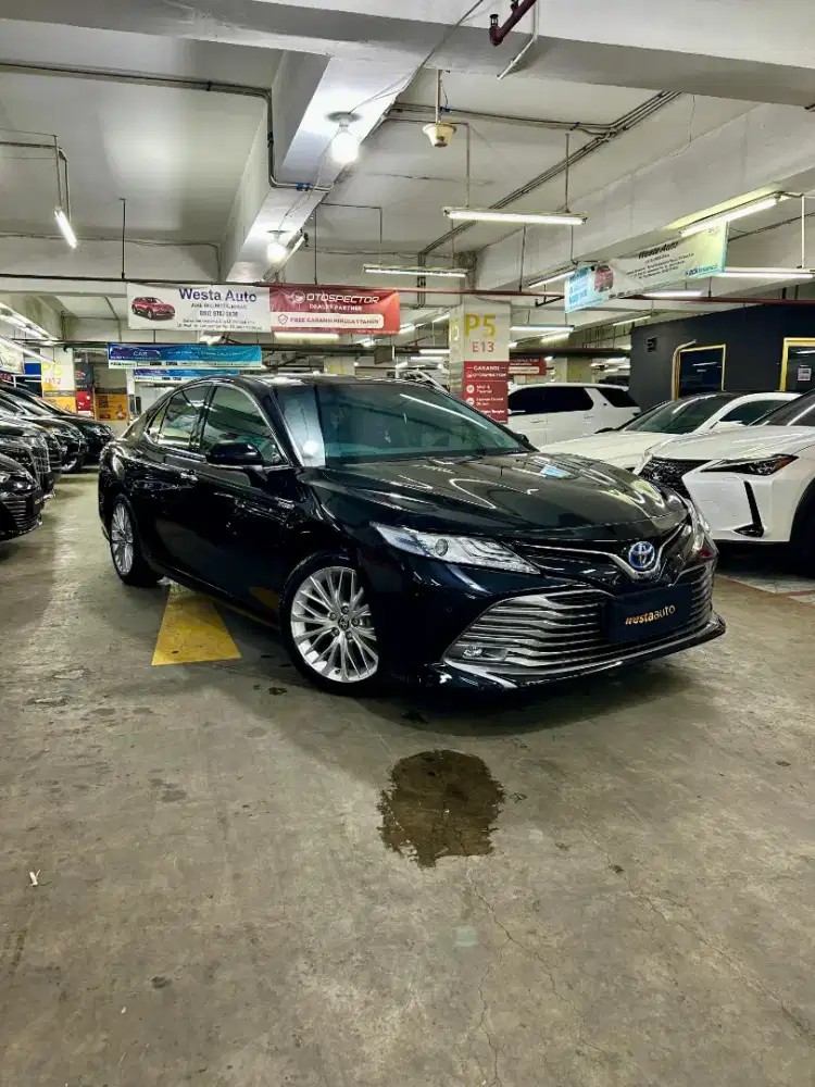 KM 67rb Toyota Camry 2.5L Hybrid Facelift AT 2020 Like New