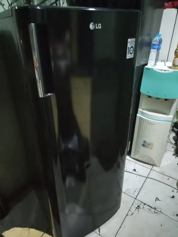 Freezer LG inverter 6 rak normal dingin dan beku ( nego no PHP )