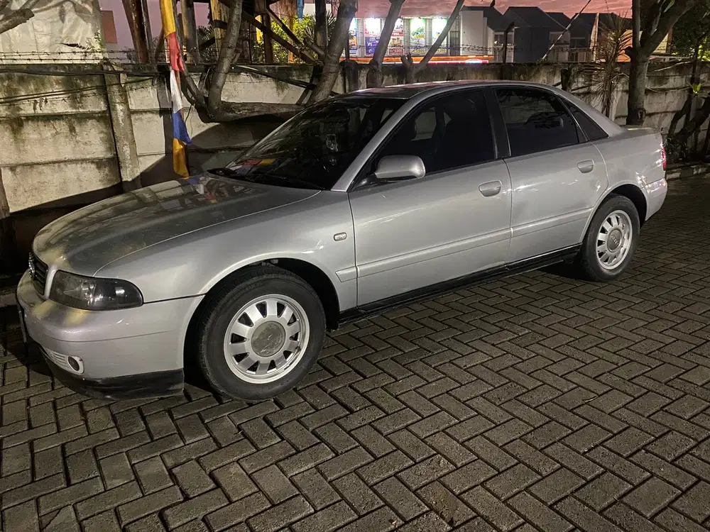 Audi A4 2001 Bensin