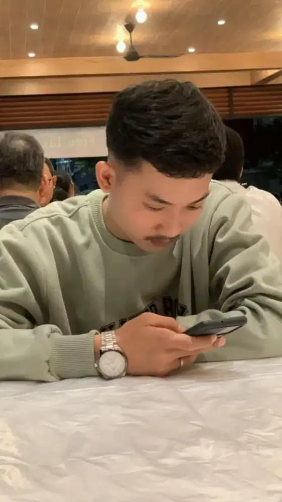 Nyari loker art cowok