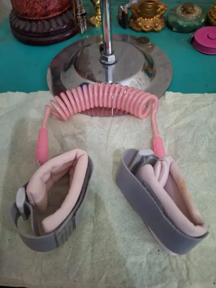 Gelang tali pengamang 
Untuk keamanan anak 
Limited edition.
Barang t