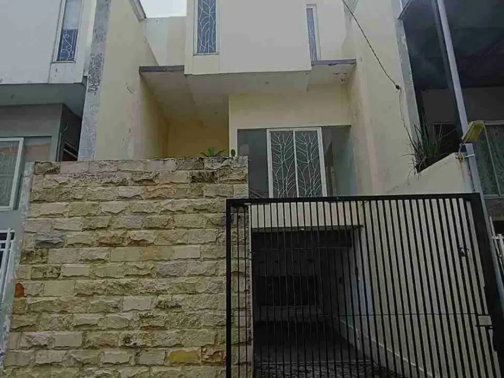 Disewakan Rumah Semolowaru 3 lantai, surabaya timur
