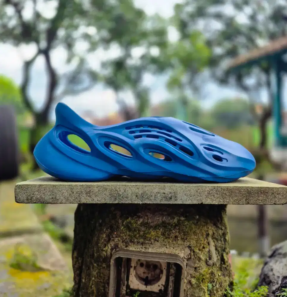 Sandal Sepatu Pria Wanita Yeezy Foam Runner Unik, Sporty & Anti Slip