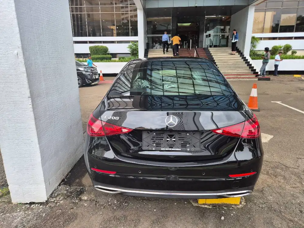 Mercedes-benz C200 Avantgarde Line (2024) Brand NEW OFF THE ROAD