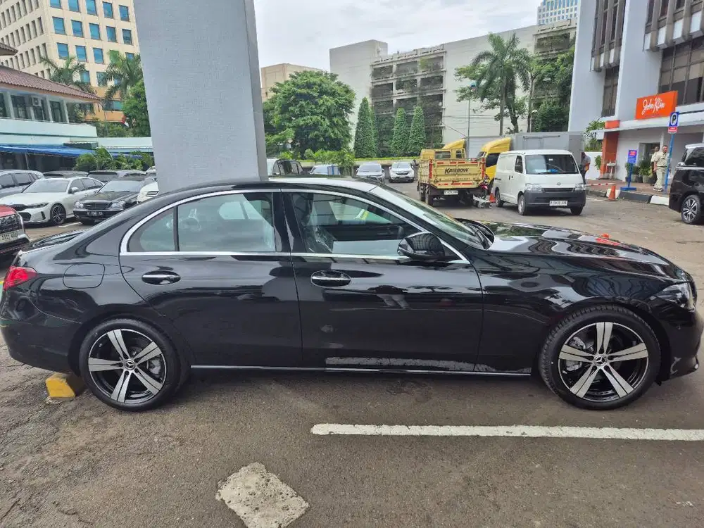 Mercedes-benz C200 Avantgarde Line (2024) Brand NEW OFF THE ROAD