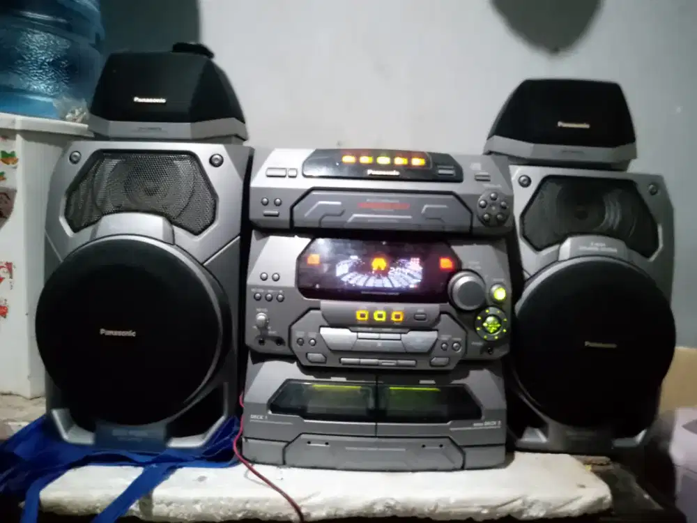 PANASONIC .DUAL PORTS BASS REFLEX.DIPOLE surround system ya vintage