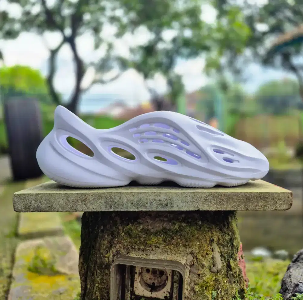 Sandal Sepatu Pria Wanita Yeezy Foam Runner Unik, Sporty, Anti Slip