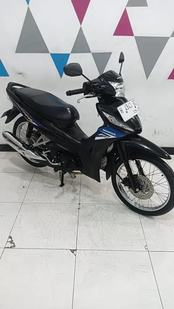 Honda New Revo Fit S 2022 Dp.500 perak