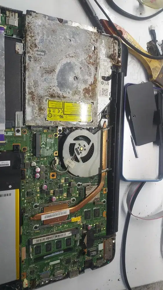 Cari Pekerjaan Teknisi Laptop Repair