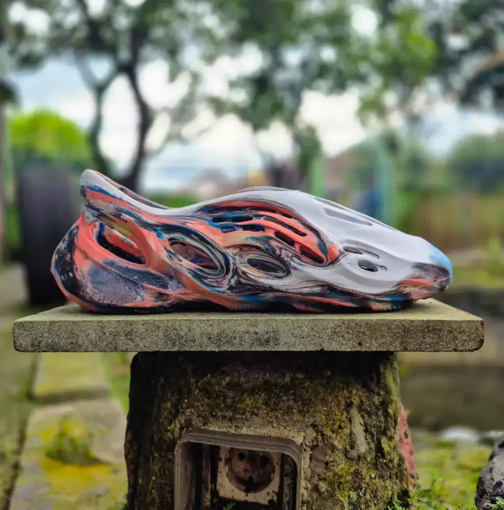 Sandal Sepatu Pria Wanita Yeezy Foam Runner Unik, Sporty & Anti Slip