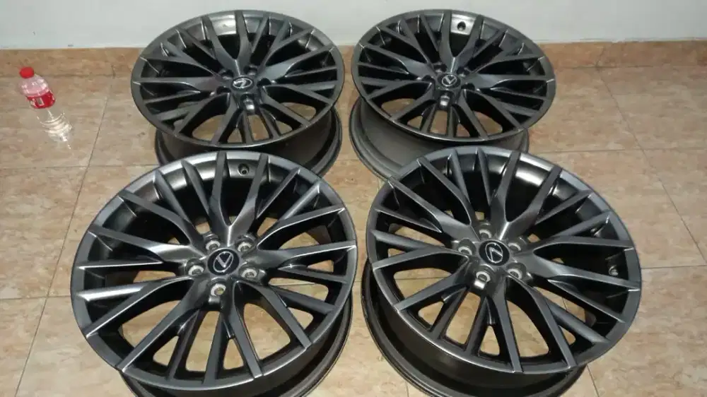 di jual velg lexus RX300 r20 original lebar 8 et 30