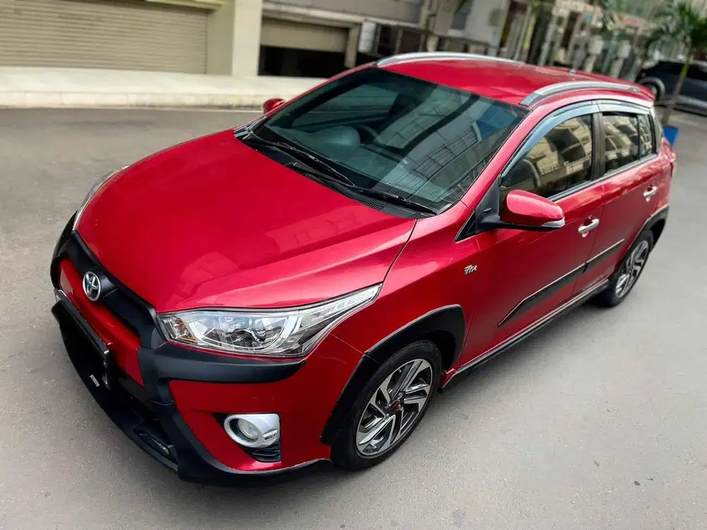 GRAB IT FAST • TOYOTA YARIS 1.5 HEYKERS AT 2017 MERAH