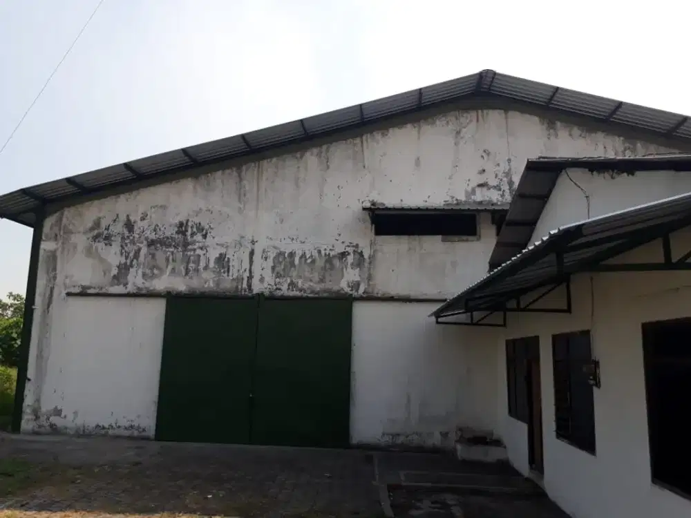 Gudang Ngelom, Taman, Sidoarjo, Lahan Kosong Luas