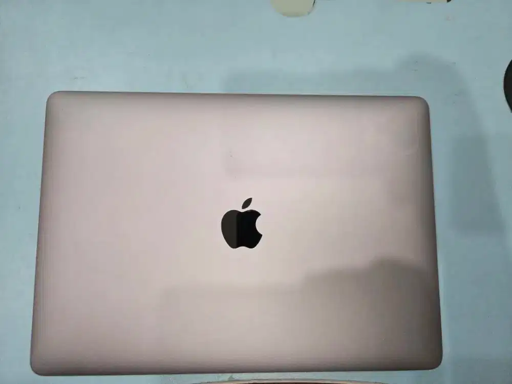 Macbook Pro 2020 i5 16GB 512 SSD