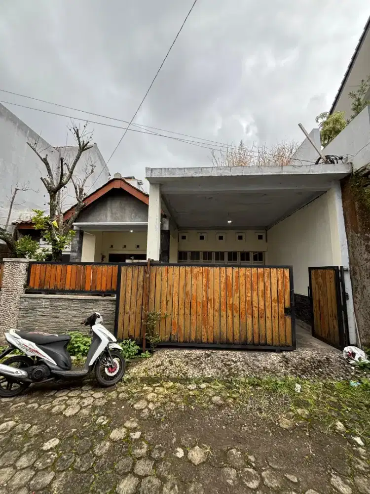 Dikontrakkan rumah Tirto agung dekat exit tol banyumanik