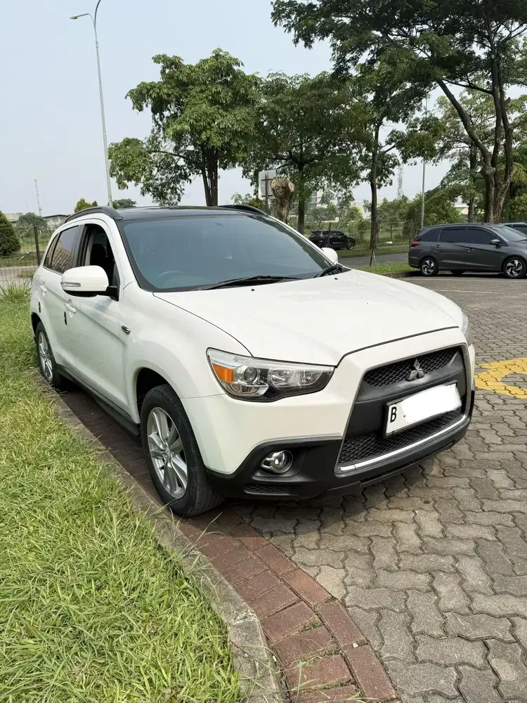 Outlander PX 2013 Automatic Keyless Sunroof