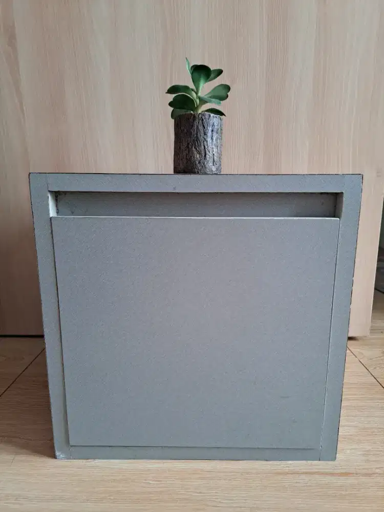 Meja Nakas Multifungsi Meja Sudut Rumah