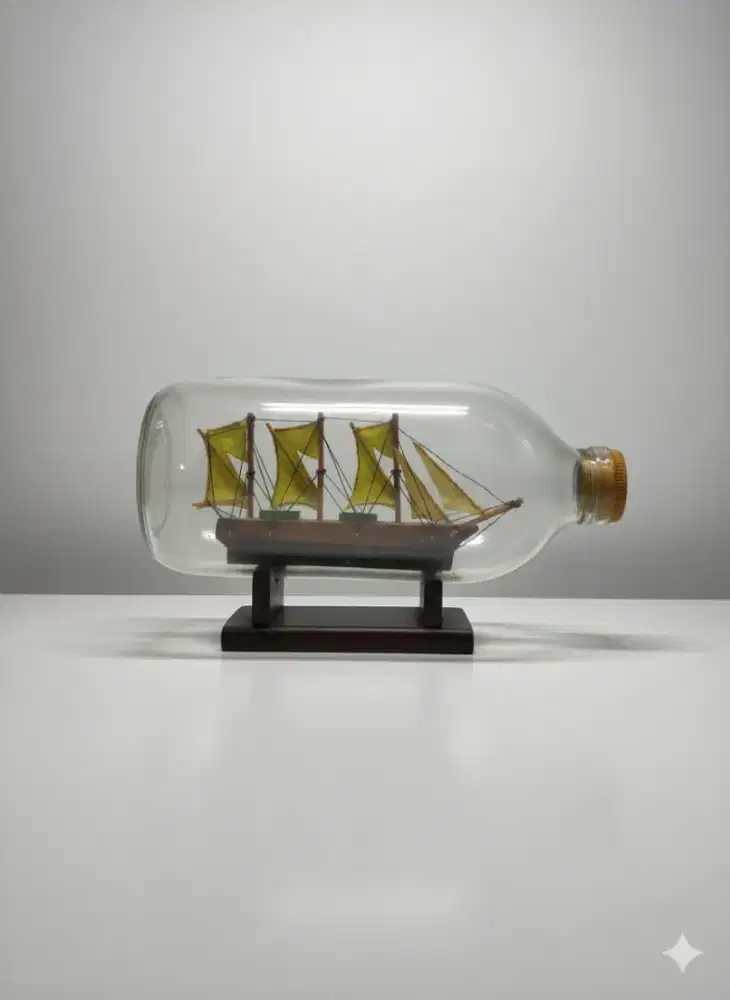 Hiasan Miniatur Kapal Dalam Botol
