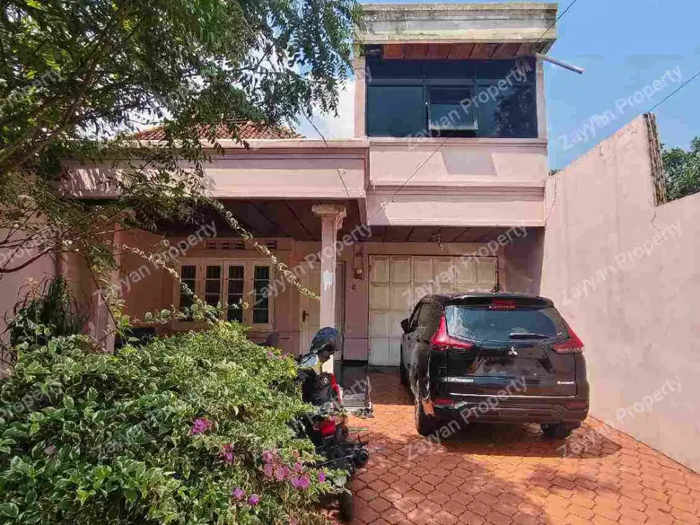 Rumah Area Komersial WR Supratman Surabaya