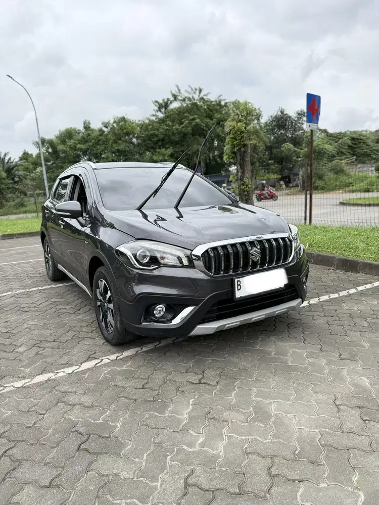 Suzuki S cross sx4 2022 Abu Abu Cakep Pisan Murah