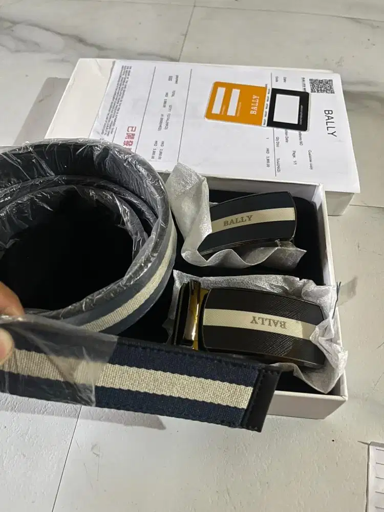 Gesper tali pinggang bally