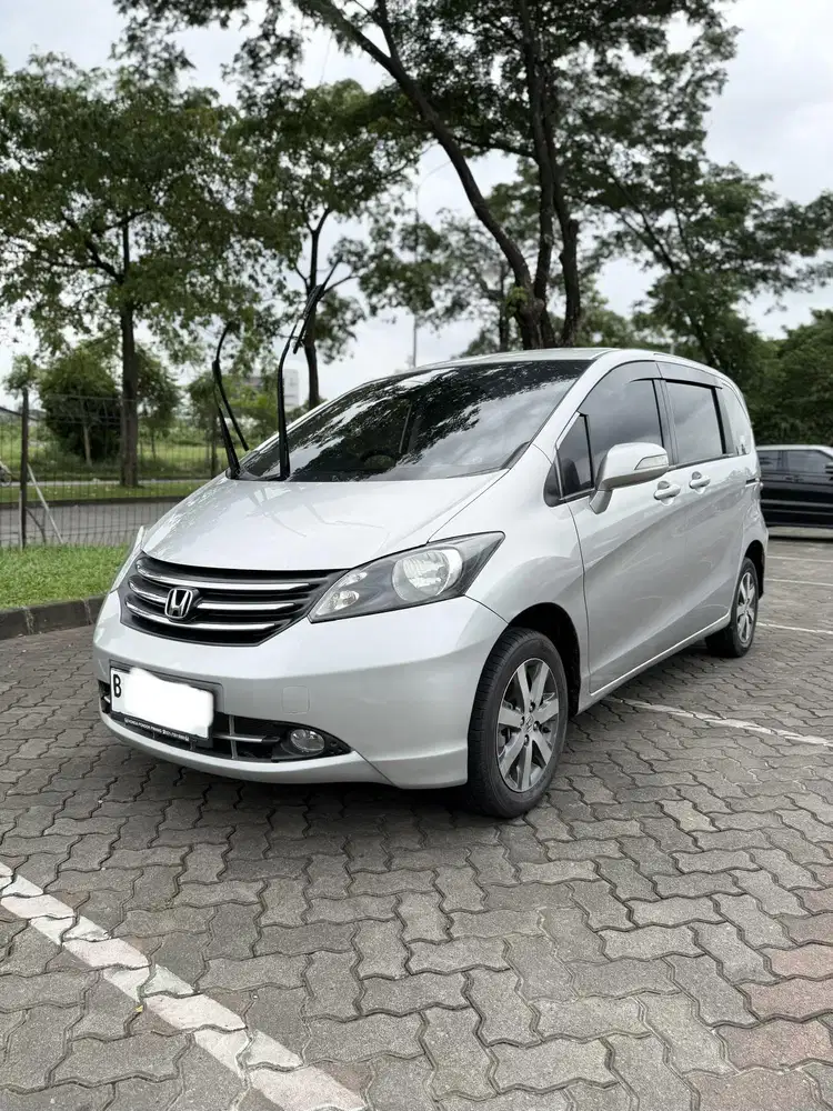 Honda Freed E PSD 2010 AT Matic Siap Paki, Upgrade Velg dan headunit