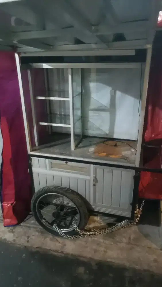 Gerobak jualan makanan siap pakai