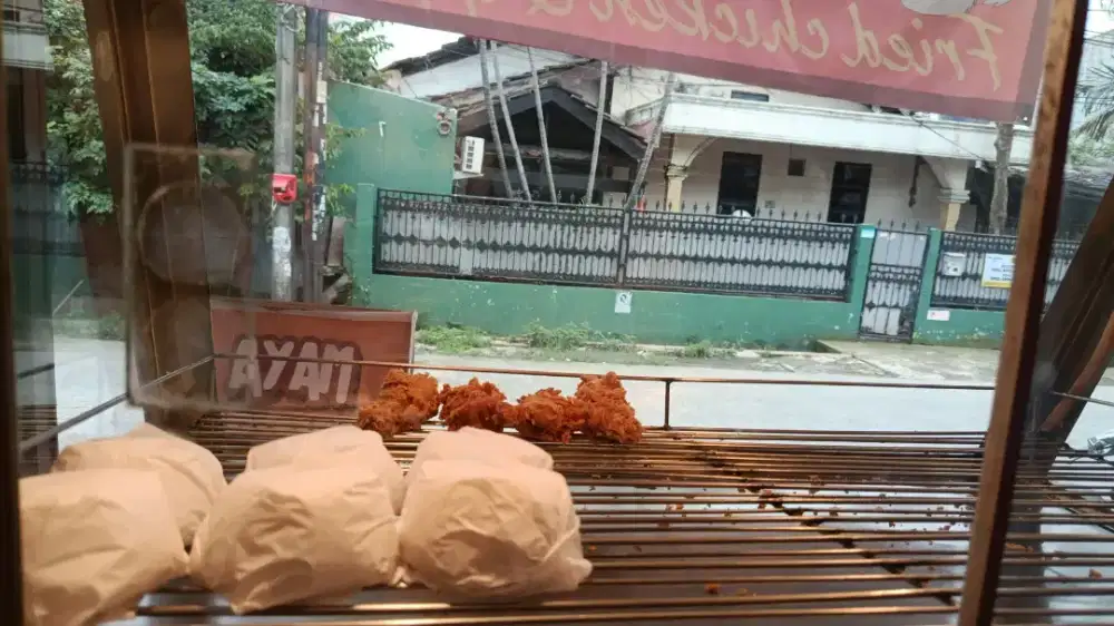 Jualan friedchiken dan geprek