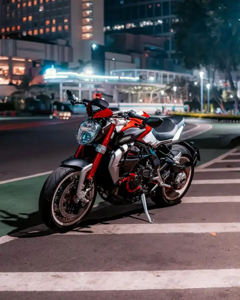 Motor mv Agusta Dragster brutale 800